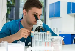 Assistência Em Exames Laboratoriais
